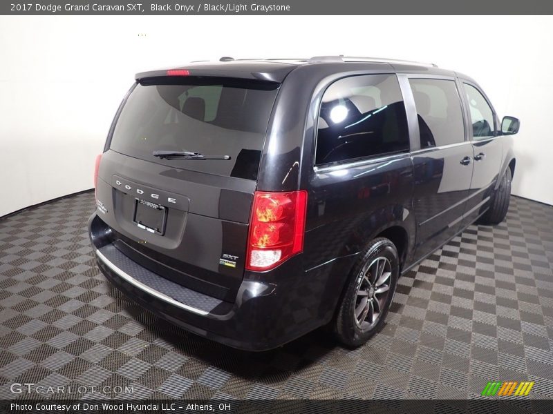 Black Onyx / Black/Light Graystone 2017 Dodge Grand Caravan SXT