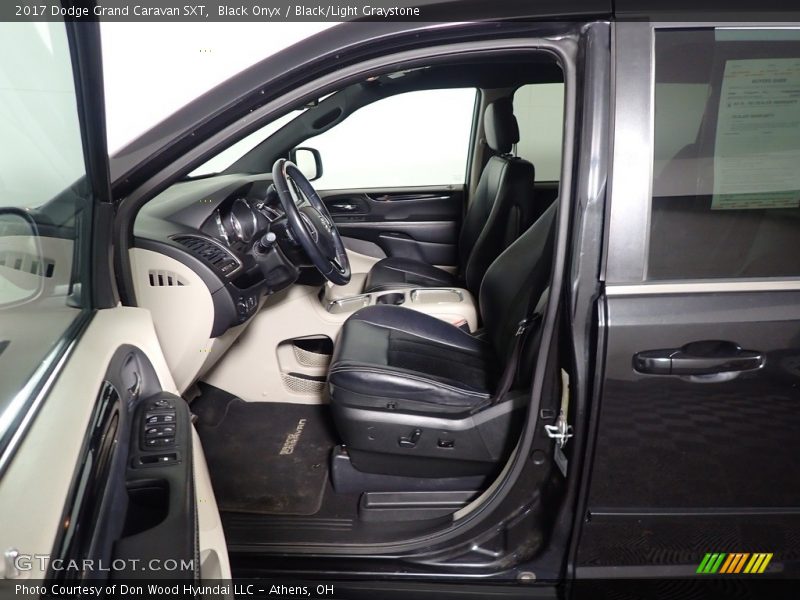 Black Onyx / Black/Light Graystone 2017 Dodge Grand Caravan SXT