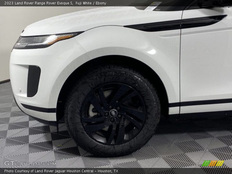 Fuji White / Ebony 2023 Land Rover Range Rover Evoque S