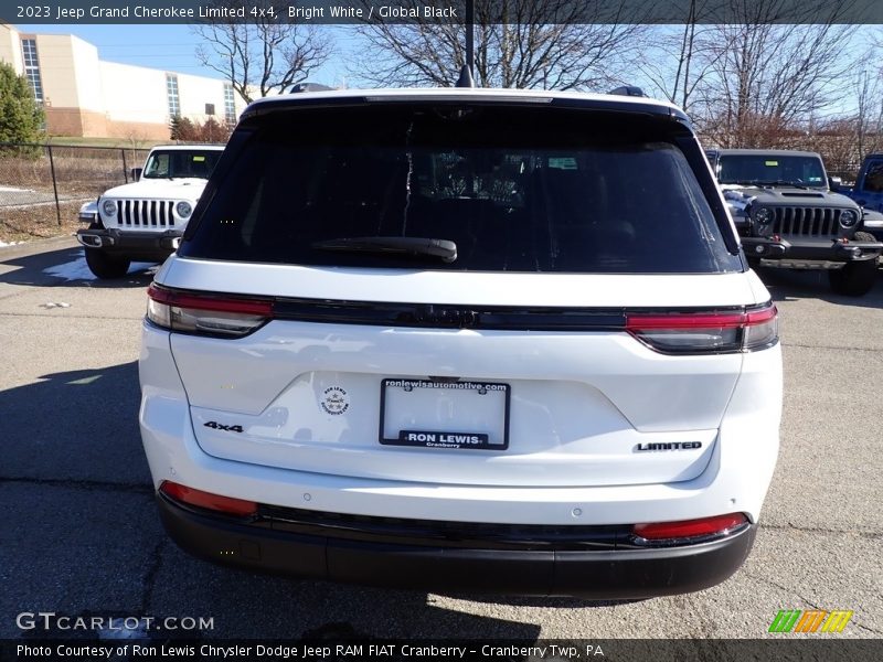 Bright White / Global Black 2023 Jeep Grand Cherokee Limited 4x4