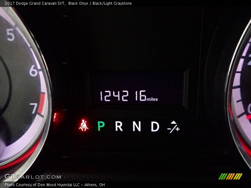 Black Onyx / Black/Light Graystone 2017 Dodge Grand Caravan SXT