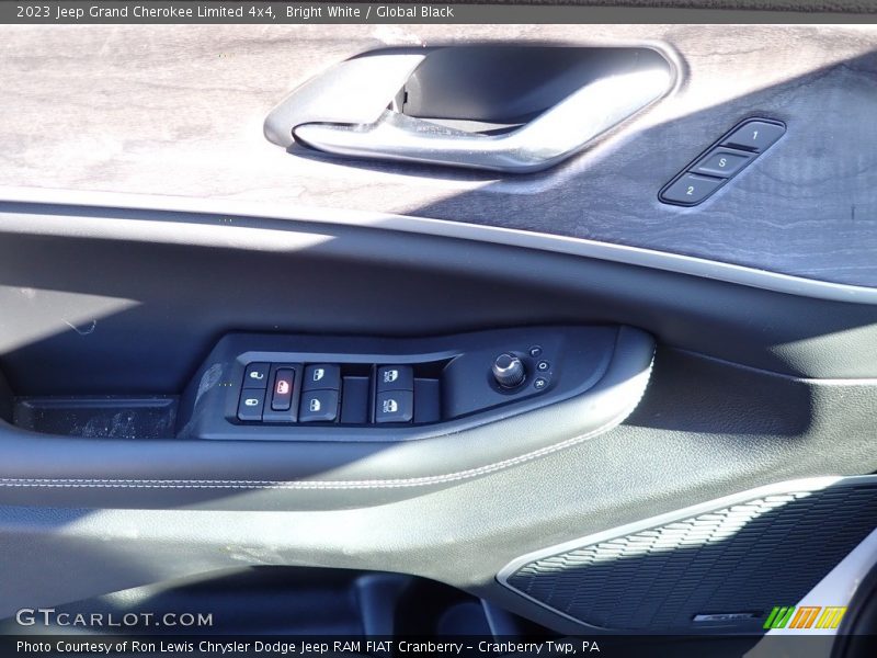Bright White / Global Black 2023 Jeep Grand Cherokee Limited 4x4