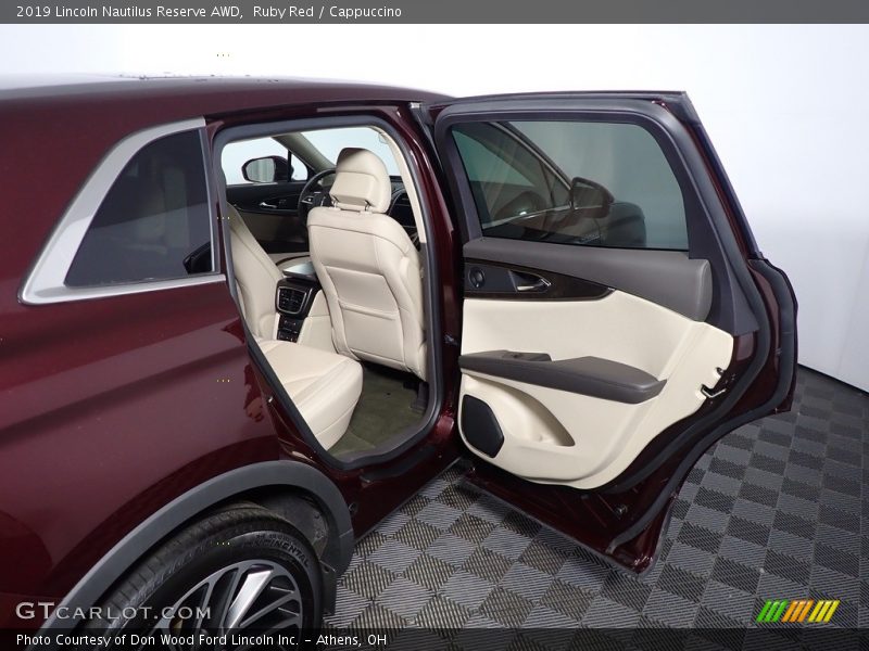 Ruby Red / Cappuccino 2019 Lincoln Nautilus Reserve AWD