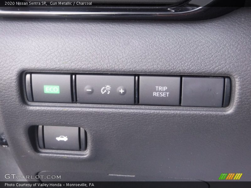 Gun Metallic / Charcoal 2020 Nissan Sentra SR