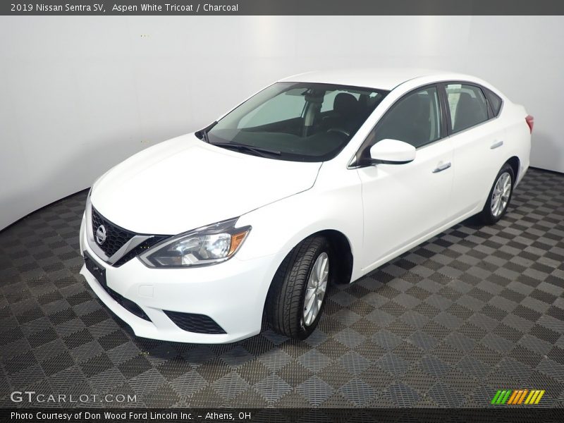 Aspen White Tricoat / Charcoal 2019 Nissan Sentra SV