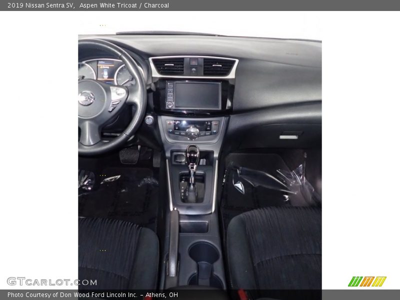 Aspen White Tricoat / Charcoal 2019 Nissan Sentra SV