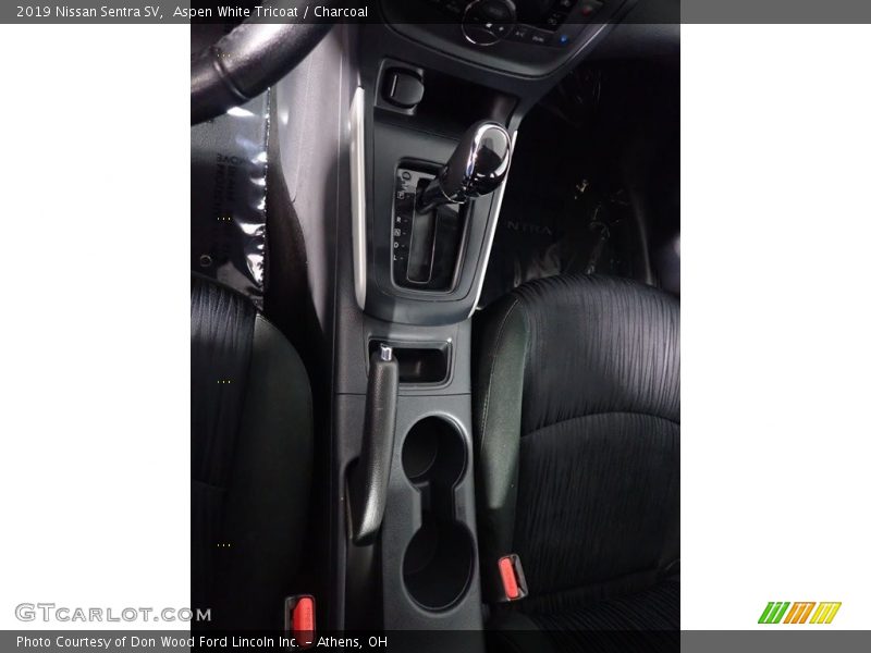 Aspen White Tricoat / Charcoal 2019 Nissan Sentra SV