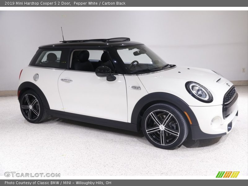 Pepper White / Carbon Black 2019 Mini Hardtop Cooper S 2 Door