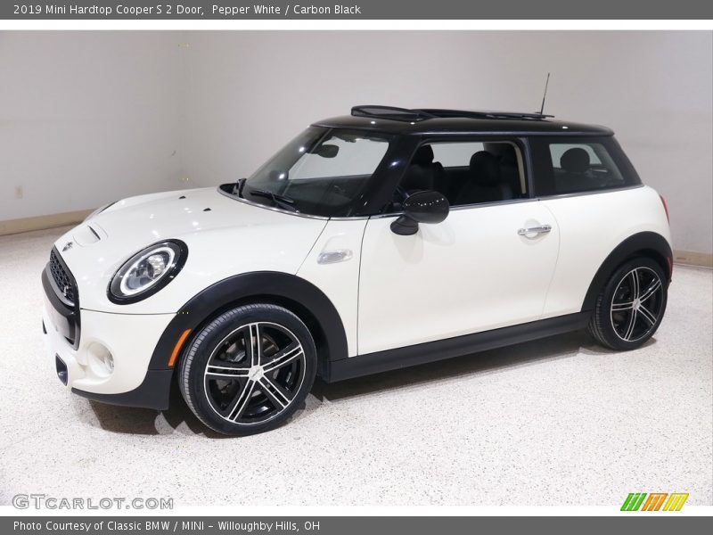 Pepper White / Carbon Black 2019 Mini Hardtop Cooper S 2 Door