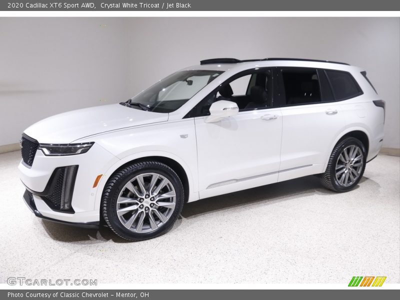Front 3/4 View of 2020 XT6 Sport AWD