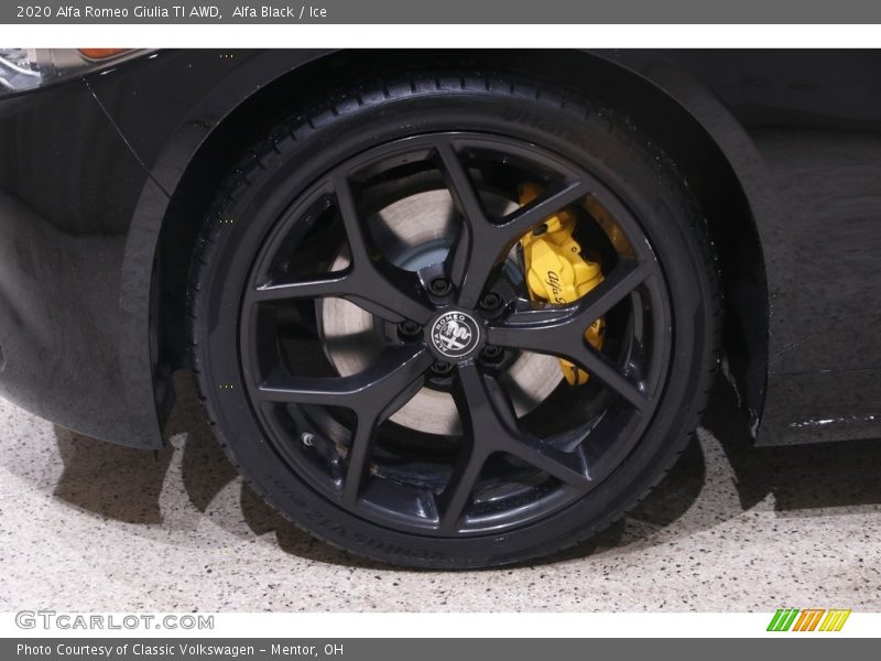 Alfa Black / Ice 2020 Alfa Romeo Giulia TI AWD