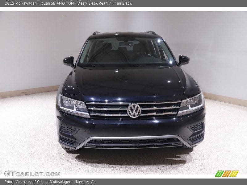 Deep Black Pearl / Titan Black 2019 Volkswagen Tiguan SE 4MOTION