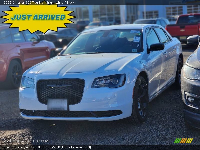 Bright White / Black 2022 Chrysler 300 Touring