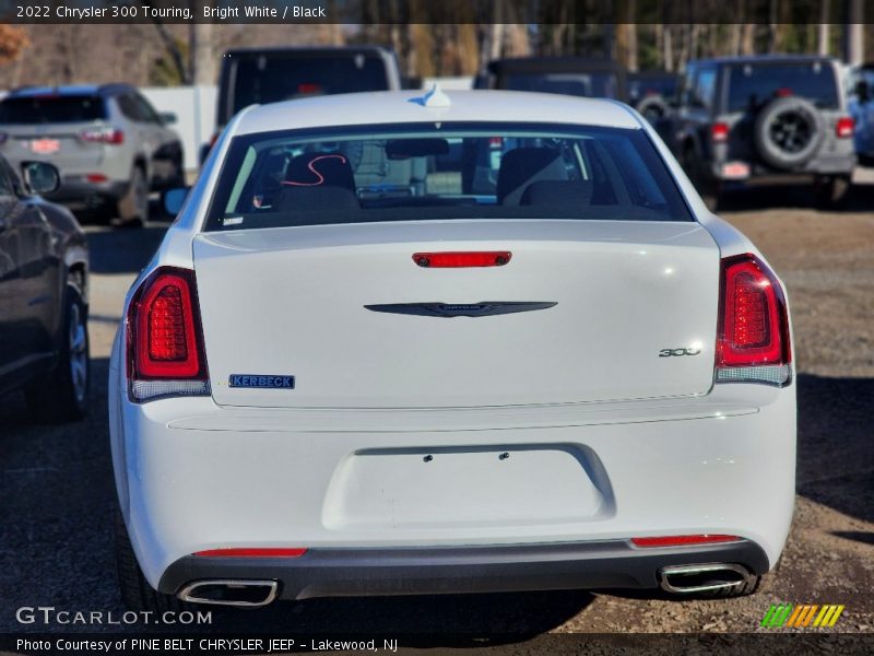 Bright White / Black 2022 Chrysler 300 Touring