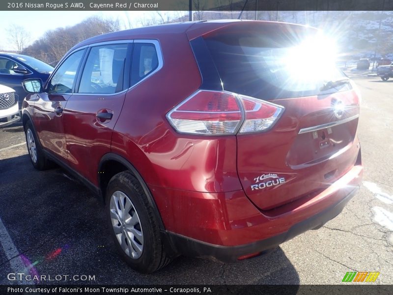 Cayenne Red / Charcoal 2016 Nissan Rogue S AWD