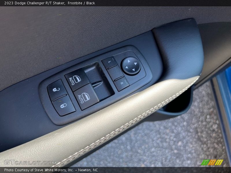 Frostbite / Black 2023 Dodge Challenger R/T Shaker