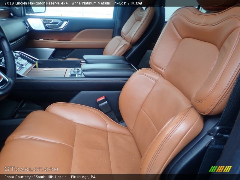 White Platinum Metallic Tri-Coat / Russet 2019 Lincoln Navigator Reserve 4x4