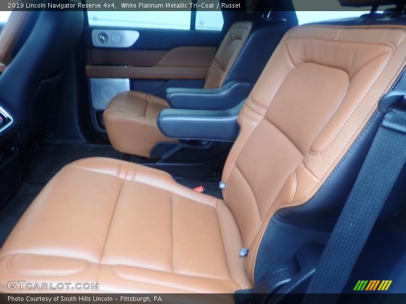 White Platinum Metallic Tri-Coat / Russet 2019 Lincoln Navigator Reserve 4x4