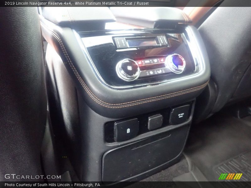White Platinum Metallic Tri-Coat / Russet 2019 Lincoln Navigator Reserve 4x4
