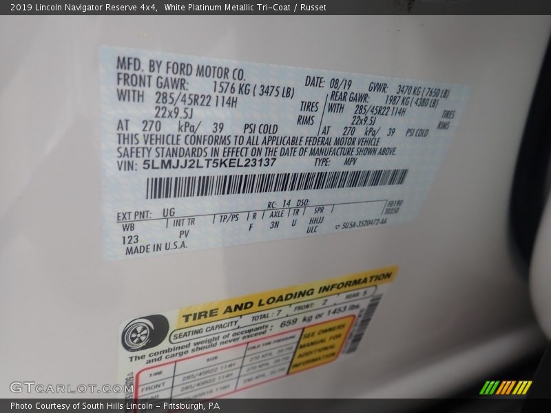 White Platinum Metallic Tri-Coat / Russet 2019 Lincoln Navigator Reserve 4x4