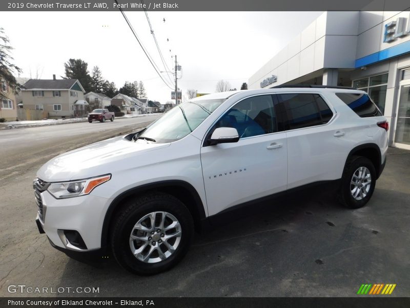 Pearl White / Jet Black 2019 Chevrolet Traverse LT AWD