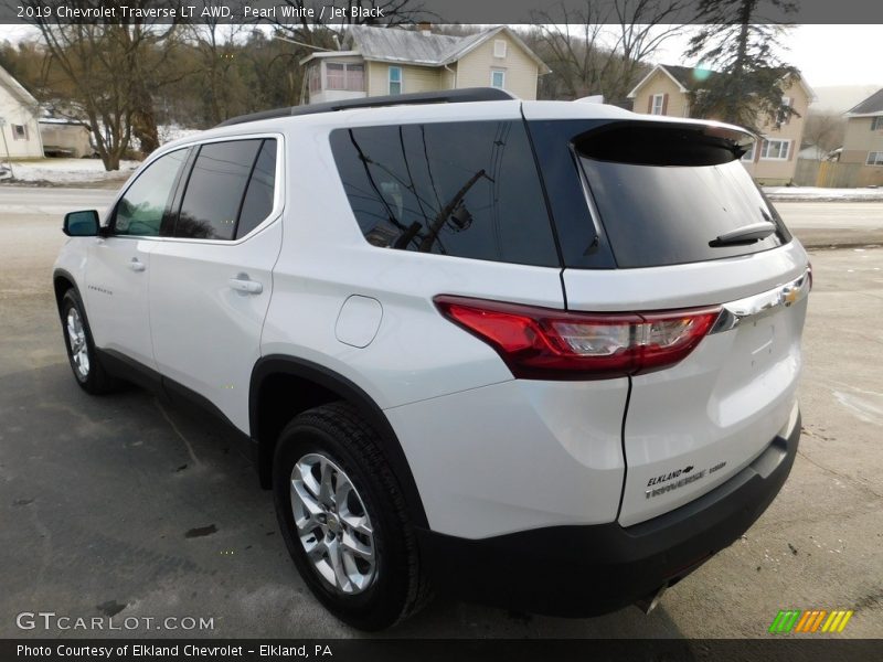 Pearl White / Jet Black 2019 Chevrolet Traverse LT AWD
