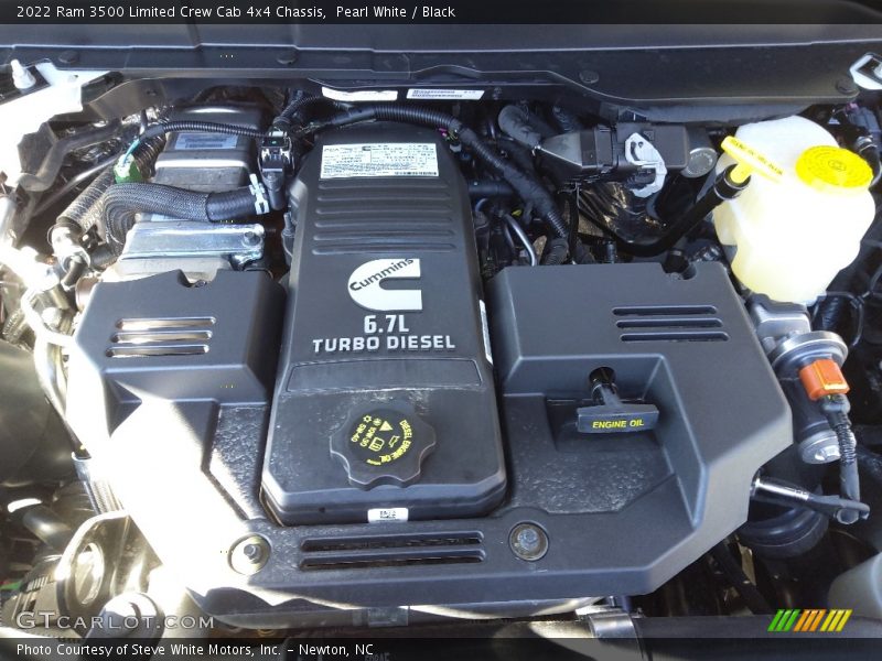 Pearl White / Black 2022 Ram 3500 Limited Crew Cab 4x4 Chassis