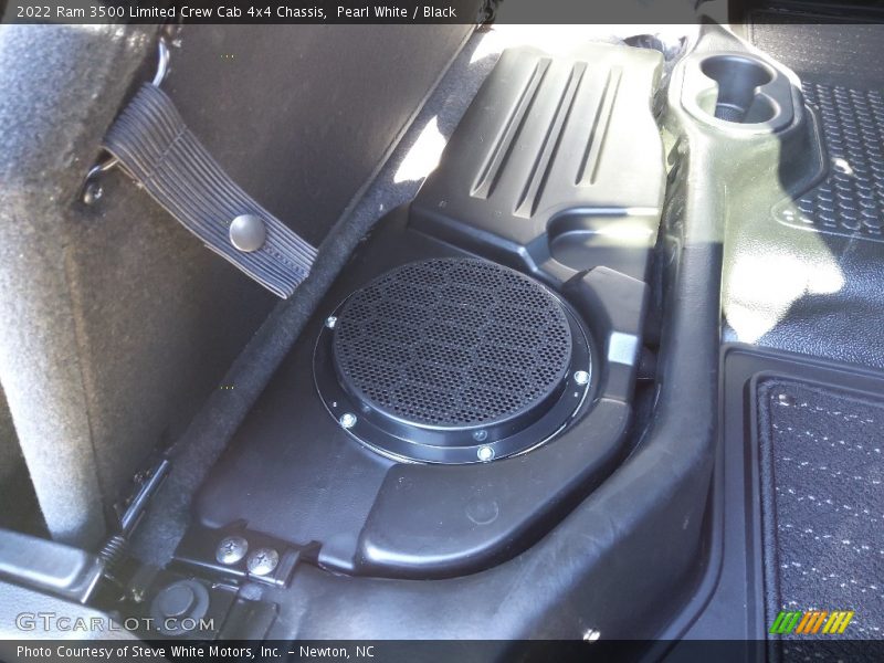 Pearl White / Black 2022 Ram 3500 Limited Crew Cab 4x4 Chassis
