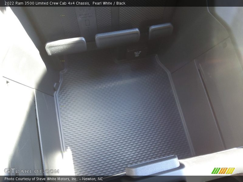 Pearl White / Black 2022 Ram 3500 Limited Crew Cab 4x4 Chassis