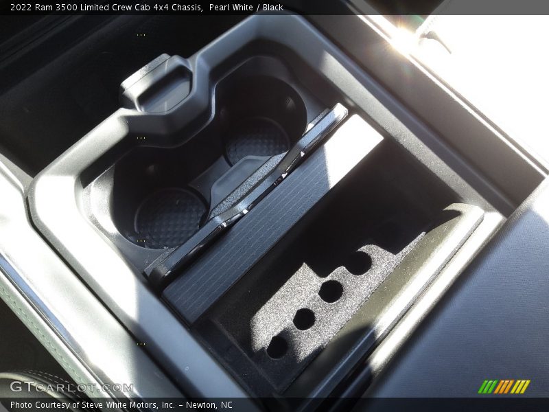 Pearl White / Black 2022 Ram 3500 Limited Crew Cab 4x4 Chassis