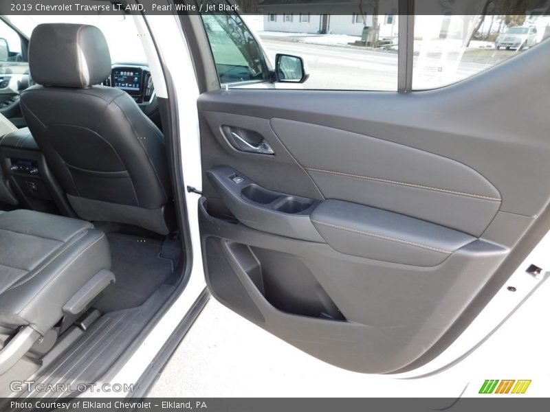Pearl White / Jet Black 2019 Chevrolet Traverse LT AWD