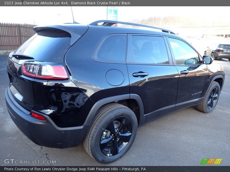 Diamond Black Crystal Pearl / Black 2023 Jeep Cherokee Altitude Lux 4x4