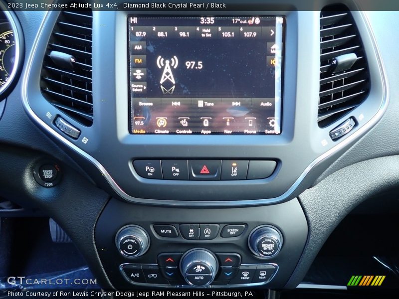 Diamond Black Crystal Pearl / Black 2023 Jeep Cherokee Altitude Lux 4x4