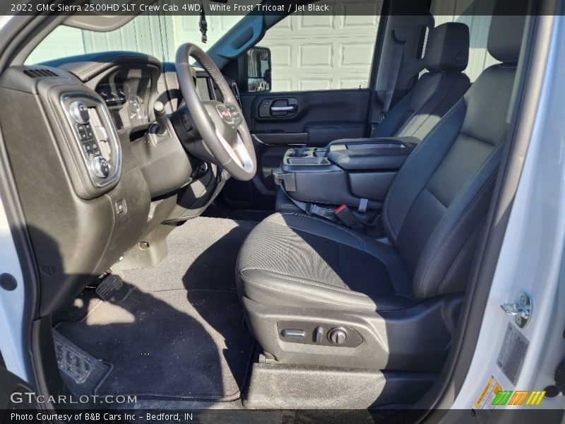 White Frost Tricoat / Jet Black 2022 GMC Sierra 2500HD SLT Crew Cab 4WD