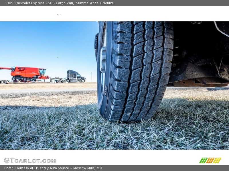 Summit White / Neutral 2009 Chevrolet Express 2500 Cargo Van