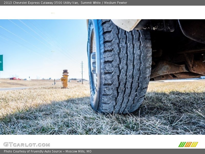 Summit White / Medium Pewter 2013 Chevrolet Express Cutaway 3500 Utility Van