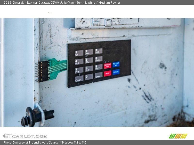 Summit White / Medium Pewter 2013 Chevrolet Express Cutaway 3500 Utility Van