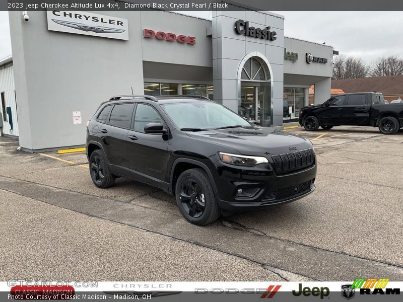 Diamond Black Crystal Pearl / Black 2023 Jeep Cherokee Altitude Lux 4x4
