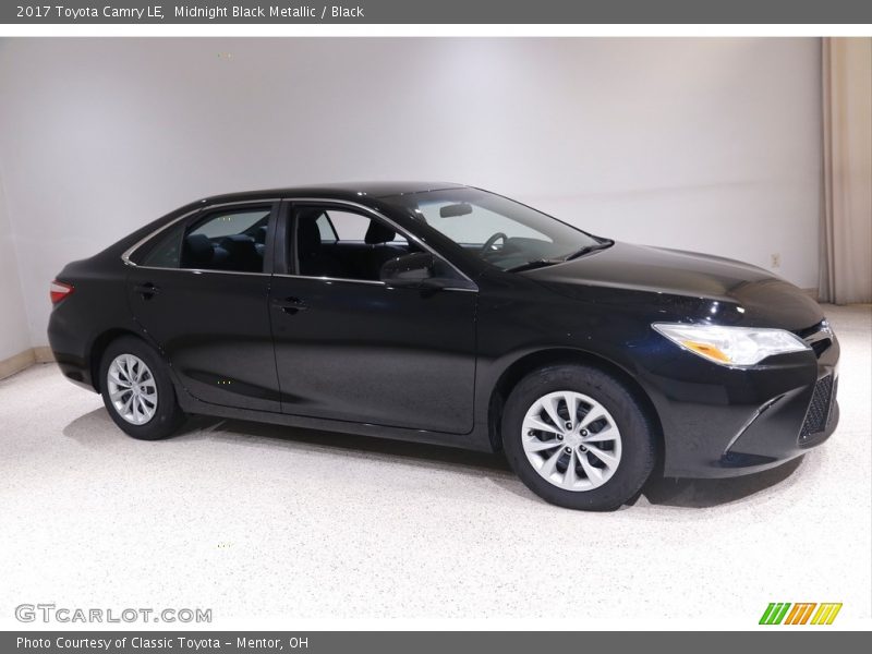 Midnight Black Metallic / Black 2017 Toyota Camry LE