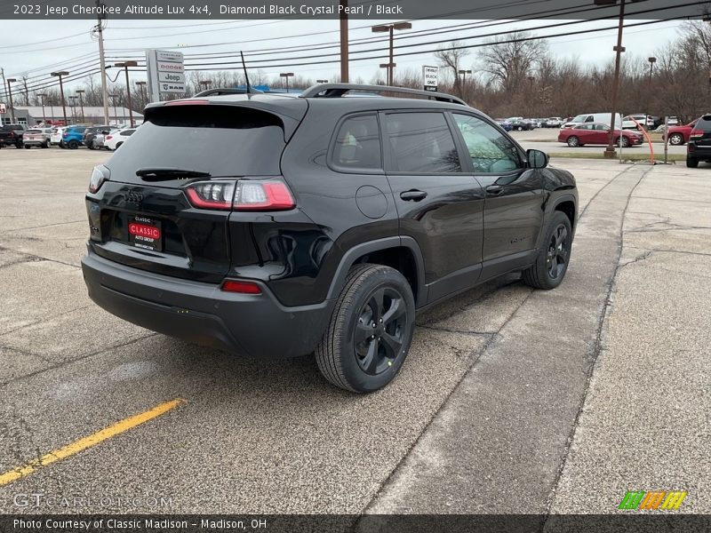 Diamond Black Crystal Pearl / Black 2023 Jeep Cherokee Altitude Lux 4x4