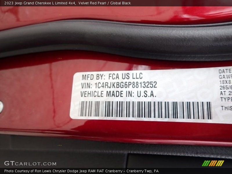 Velvet Red Pearl / Global Black 2023 Jeep Grand Cherokee L Limited 4x4
