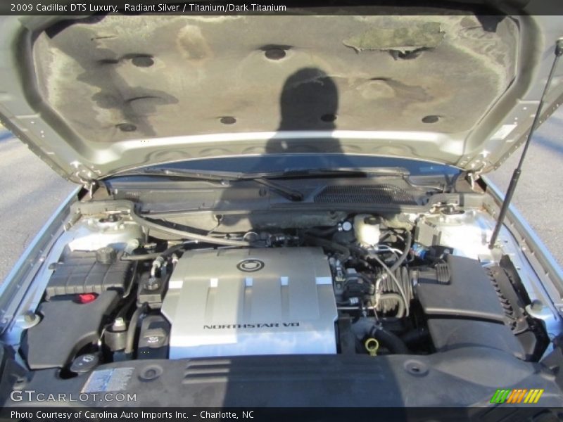 Radiant Silver / Titanium/Dark Titanium 2009 Cadillac DTS Luxury