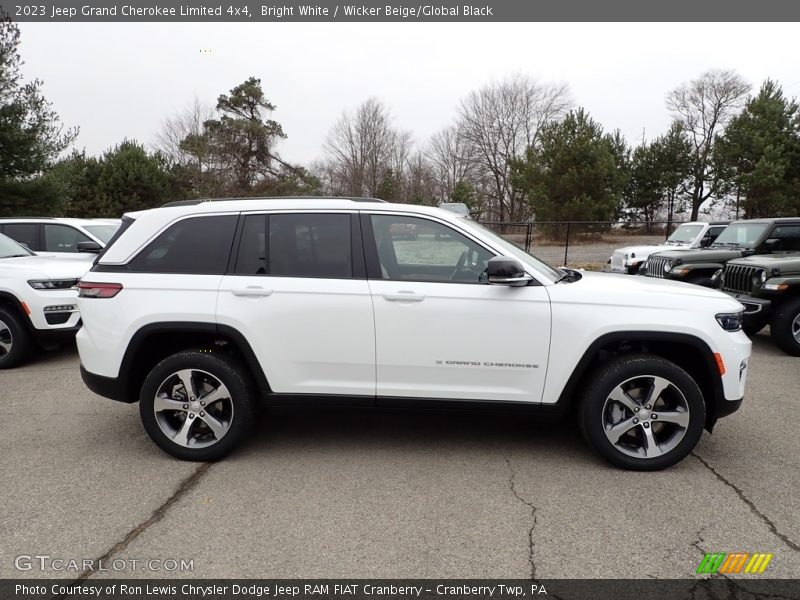 Bright White / Wicker Beige/Global Black 2023 Jeep Grand Cherokee Limited 4x4