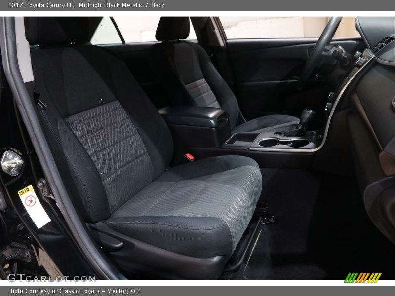 Midnight Black Metallic / Black 2017 Toyota Camry LE