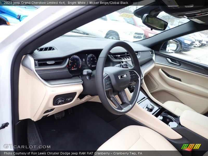 Front Seat of 2023 Grand Cherokee Limited 4x4