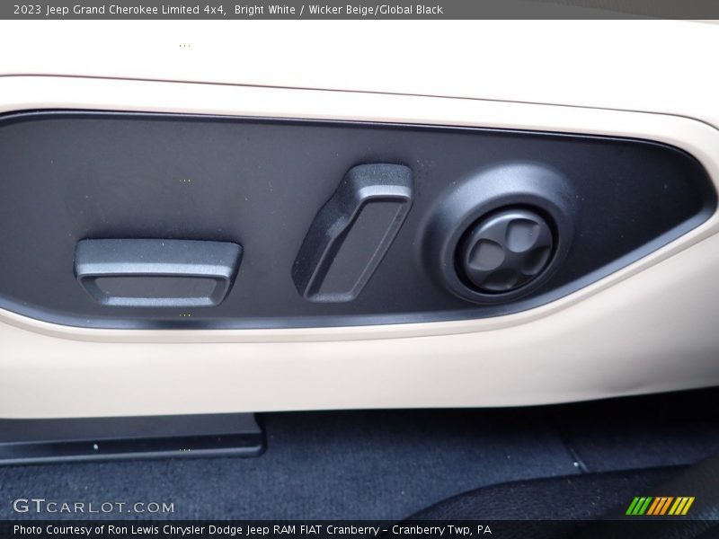 Bright White / Wicker Beige/Global Black 2023 Jeep Grand Cherokee Limited 4x4