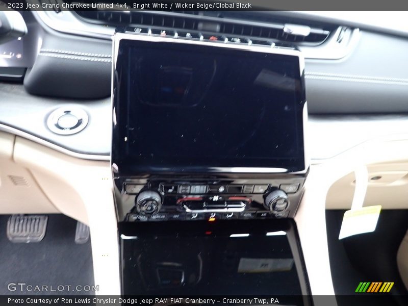 Bright White / Wicker Beige/Global Black 2023 Jeep Grand Cherokee Limited 4x4