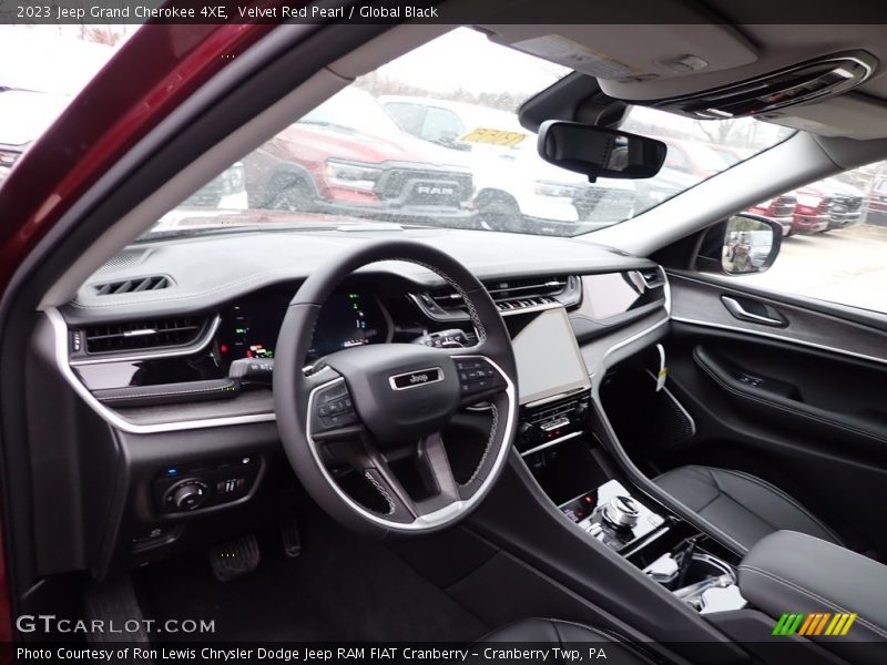 Dashboard of 2023 Grand Cherokee 4XE