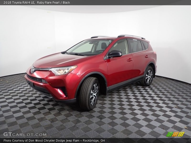 Ruby Flare Pearl / Black 2018 Toyota RAV4 LE