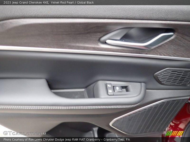 Velvet Red Pearl / Global Black 2023 Jeep Grand Cherokee 4XE